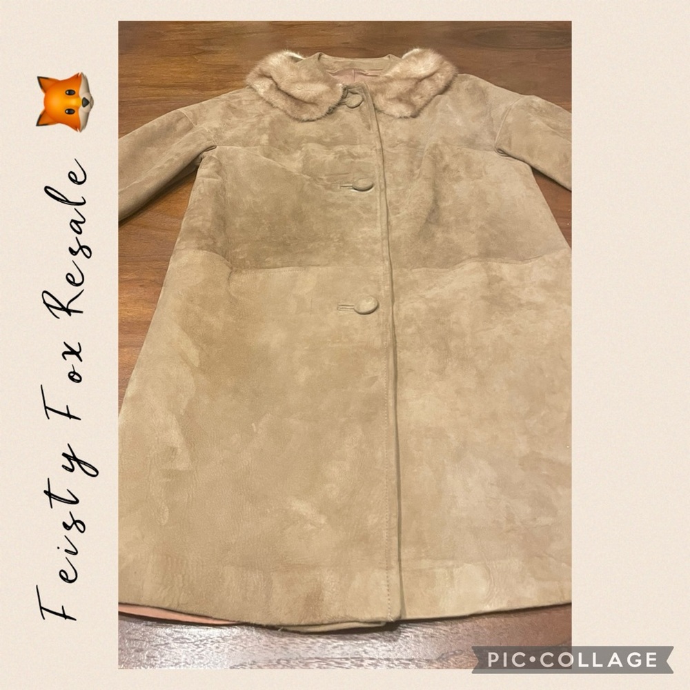 Elegant Tan Suede Coat with Faux Fur Collar - Picture 8 of 16